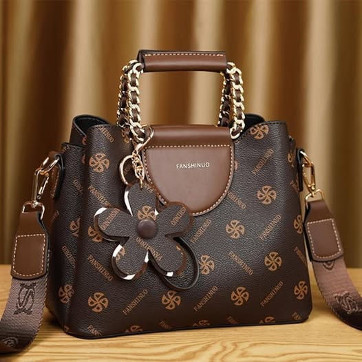 bagsqueen_1_7e8a32f9-66e8-4964-a537-72995543179e